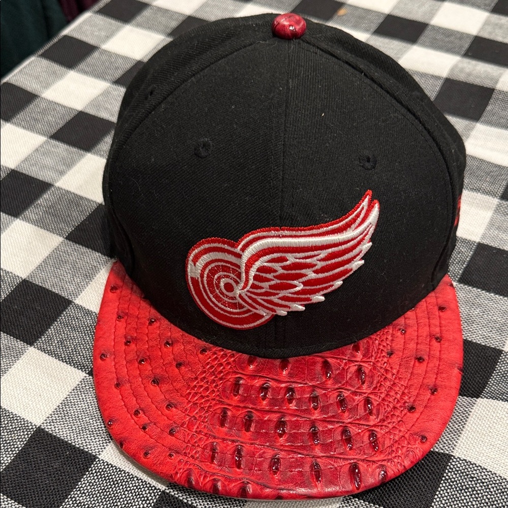 Custom Black Detroit Red Wings Logo Cap with ostrich brim